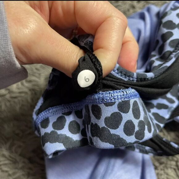 Lululemon Inspiration Tank SZ 2 Purple & Black Built in Bra Racerback Yoga Top - Picture 6 of 8
